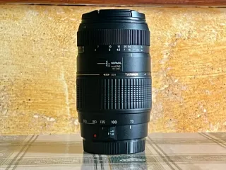 Kit con Canon EOS 4000D + obiettivi + treppiede