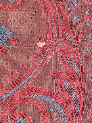 Colcha antigua de cama  de color granate