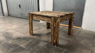 Mesa baja rústica de madera