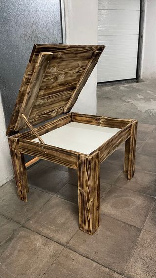 Mesa baja rústica de madera