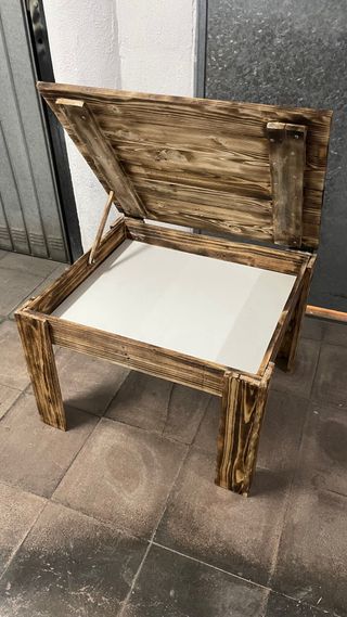 Mesa baja rústica de madera