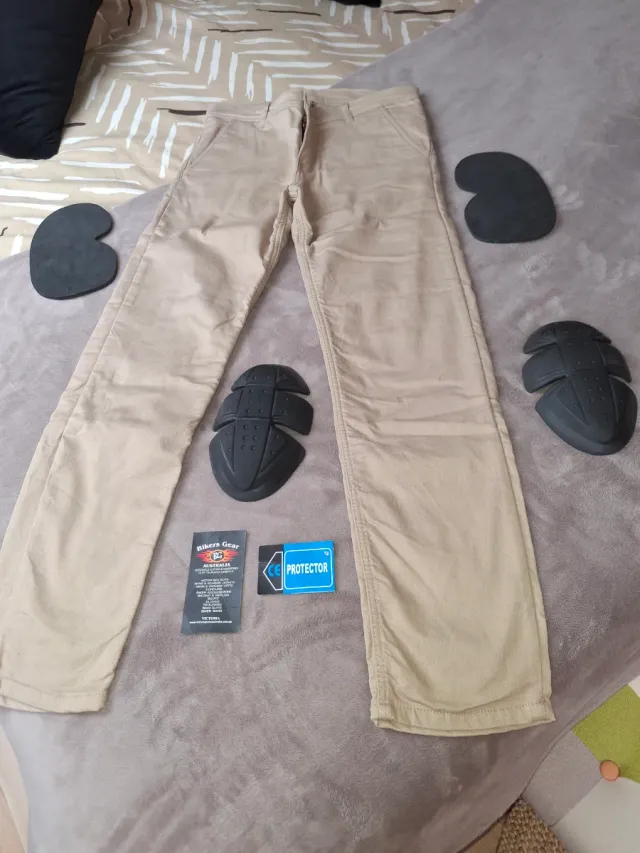 Calça moto elegante com proteções