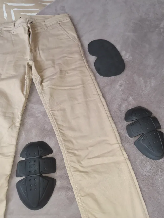Calça moto elegante com proteções