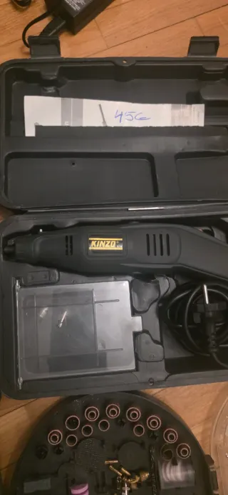 Mini taladro Kinzo con accesorios