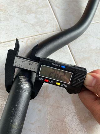 Manillar de bicicleta negro