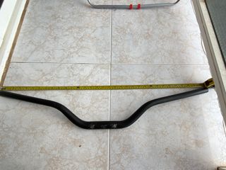 Manillar de bicicleta negro