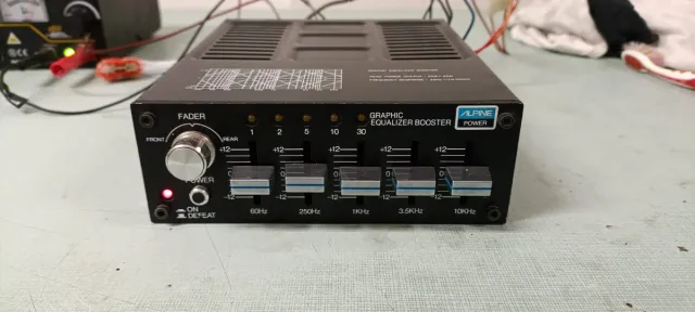 ECUALIZADOR DE COCHE ALPINE PB-200