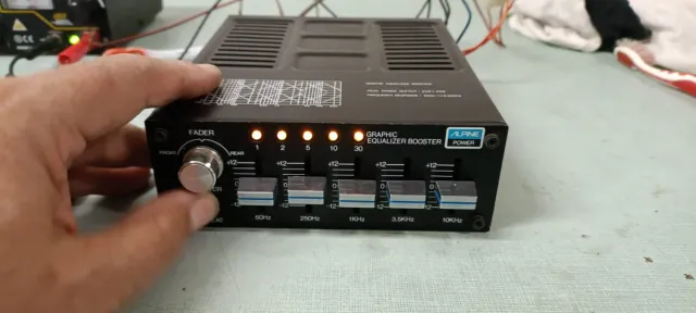 ECUALIZADOR DE COCHE ALPINE PB-200