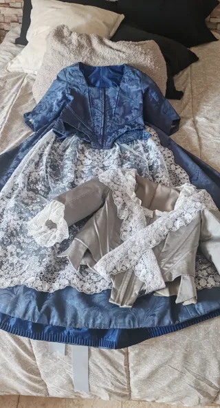 Traje de Fallera en plata + Corpiño