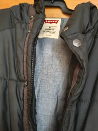 Parka Levi's Negra con Capucha