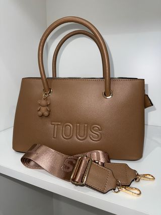 Bolso Tous Marrón con Correa Dorada