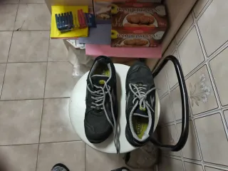 Zapatos de seguridad Diadora negros y grises