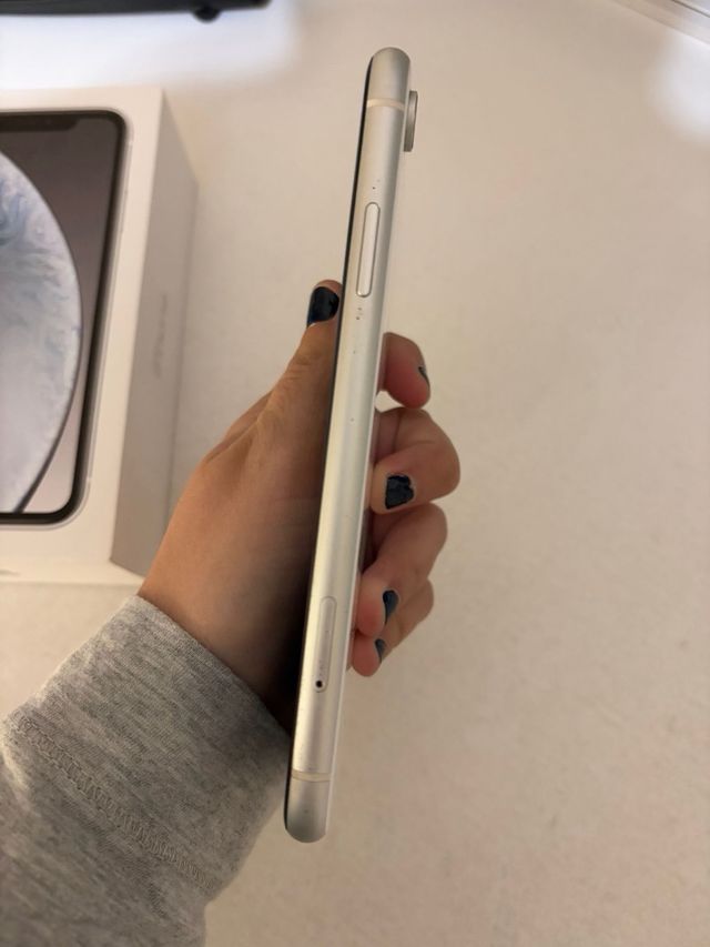 Apple iPhone XR Bianco 64GB Stato Batteria 74%