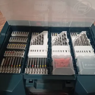 Caja L-BOXX con puntas y brocas