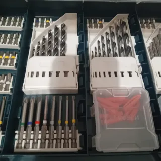 Caja L-BOXX con puntas y brocas