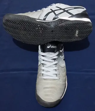 Zapatillas Asics Negras y Grises