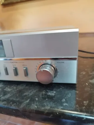 Amplificador Sanyo Plata