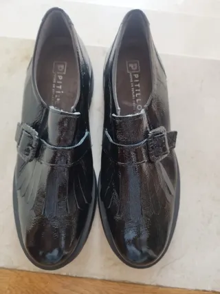 Zapatos Pitillos charol hebilla flecos talla 40 nu