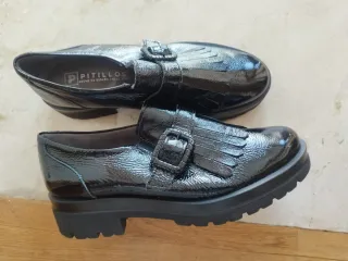 Zapatos Pitillos charol hebilla flecos talla 40 nu