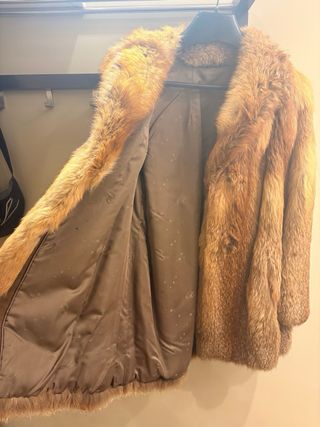 Abrigo de piel marrón