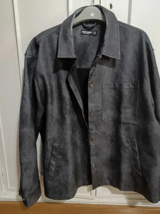 Chaqueta Pull&Bear símil piel gris