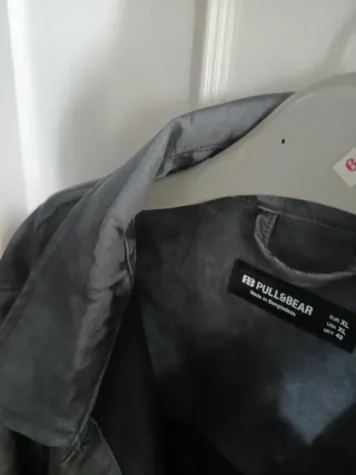 Chaqueta Pull&Bear símil piel gris