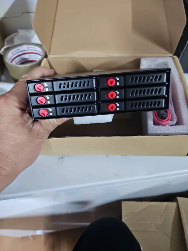 Caja 4 Bahías 2.5 SATA HDD Olmaster