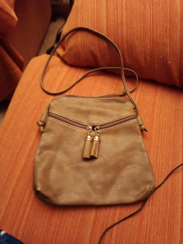 Bolso de polipiel beige