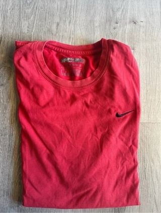 Camiseta Nike Roja
