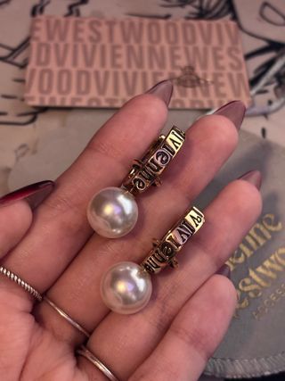 Pendientes vintage diseño Perlas Orbe Saturno