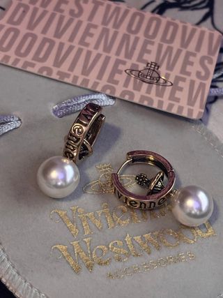 Pendientes vintage diseño Perlas Orbe Saturno