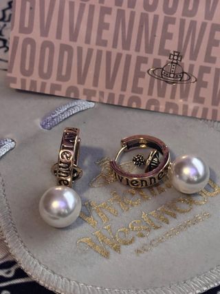 Pendientes vintage diseño Perlas Orbe Saturno