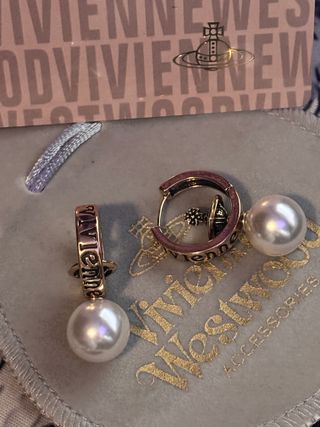 Pendientes vintage diseño Perlas Orbe Saturno