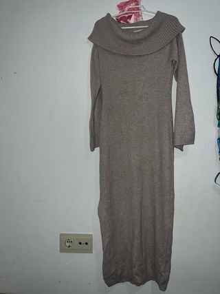 Vestido de lana beige largo