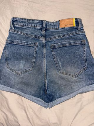 Shorts vaqueros desgastados talla 38