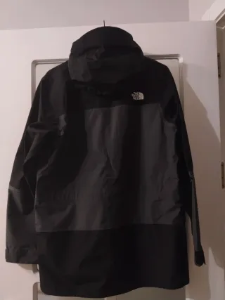 Chaqueta membrana impermeable y cortavientos TNF