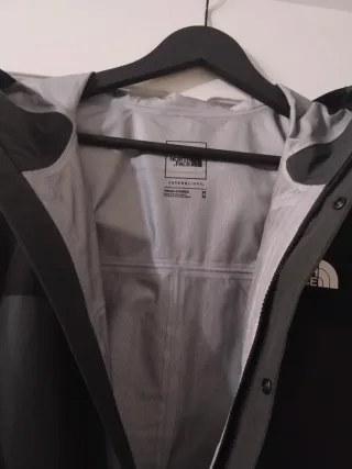 Chaqueta membrana impermeable y cortavientos TNF