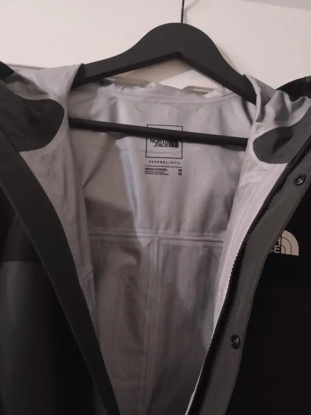 Chaqueta membrana impermeable y cortavientos TNF