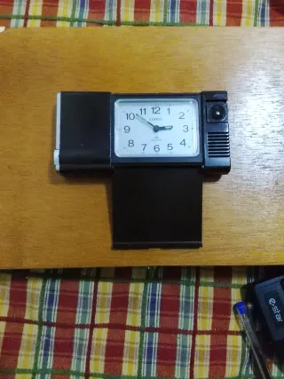 Orologio sveglia e torcia sopravvissuta LURUS