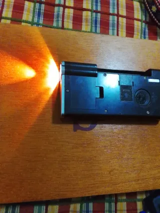 Orologio sveglia e torcia sopravvissuta LURUS