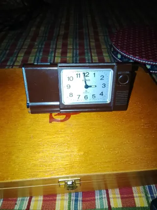 Orologio sveglia e torcia sopravvissuta LURUS