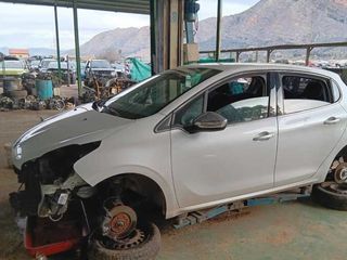 Mando elevalunas delantero peugeot 208 441280