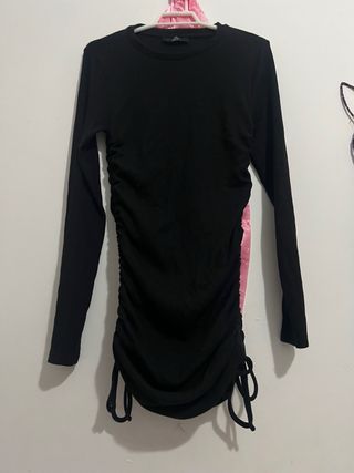Vestido Bershka negro ajustable