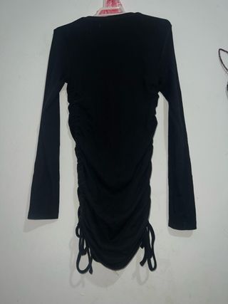 Vestido Bershka negro ajustable