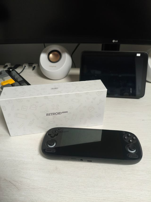 Retroid Pocket 5 Negra Nueva