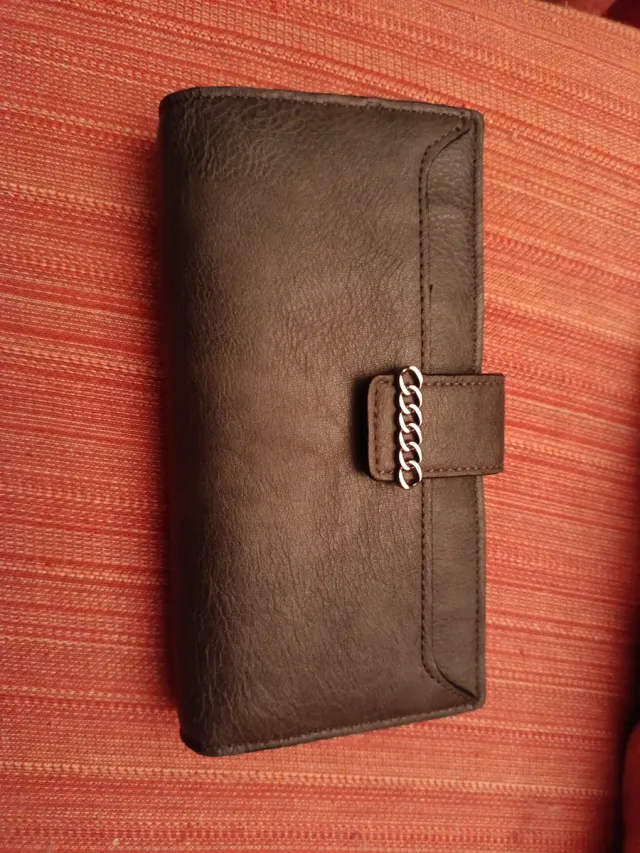 Cartera de Piel Gris Oscuro