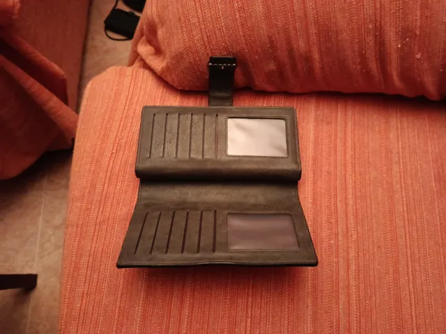 Cartera de Piel Gris Oscuro