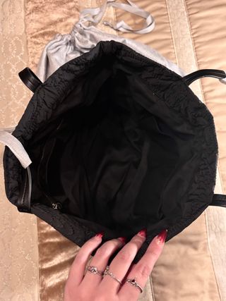 Bolso negro acolchado con estampado Orbe Saturno