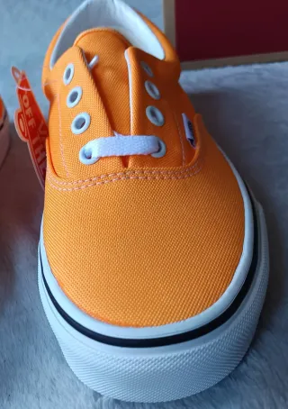 Vans Era Naranja y Blanco