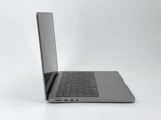 MacBook Pro 14" (2021) M1 PRO 10 CPU/16 GPU núcleos - SSD 1TB - 32GB RAM